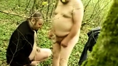 Chubby dad in the wood - saltarg