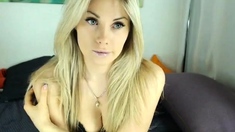 Blonde Babe Scarlet Solo Webcam