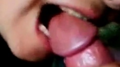 She sucks her man till he cum in her mouth - Homemade